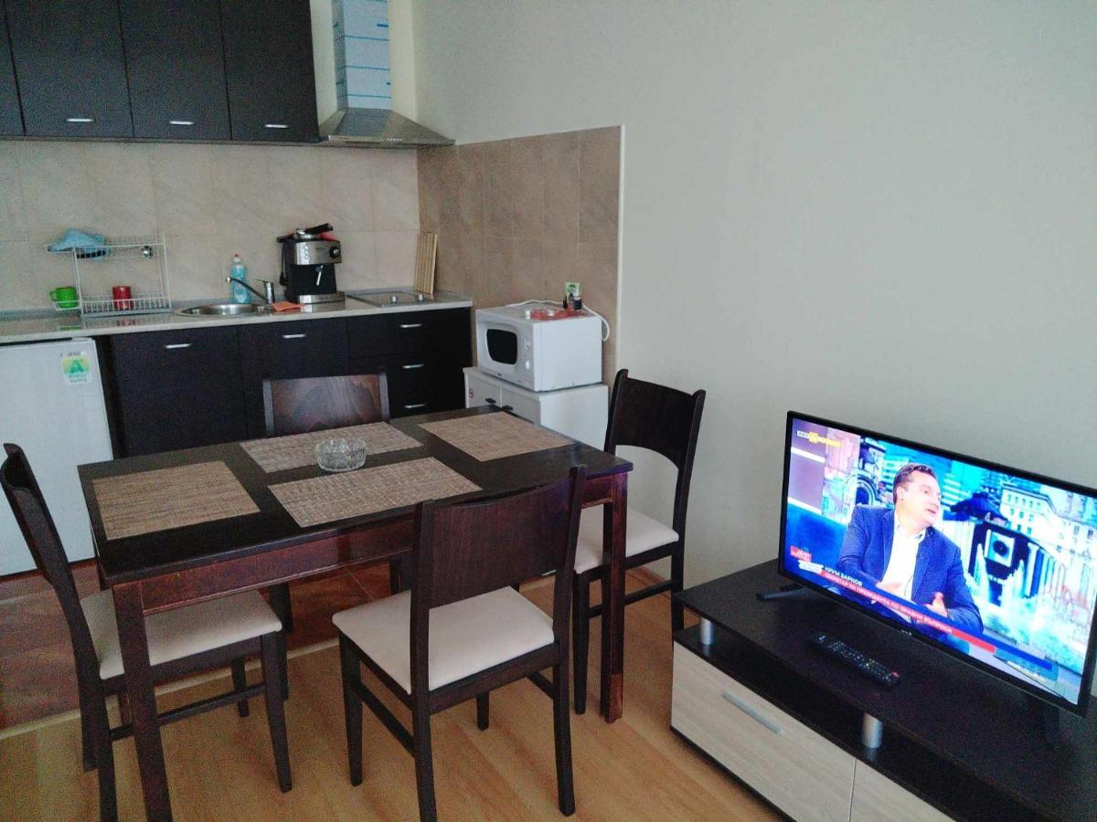 Тайната Квартира - The Secret Apartment ปอมโปโรโว ภายนอก รูปภาพ