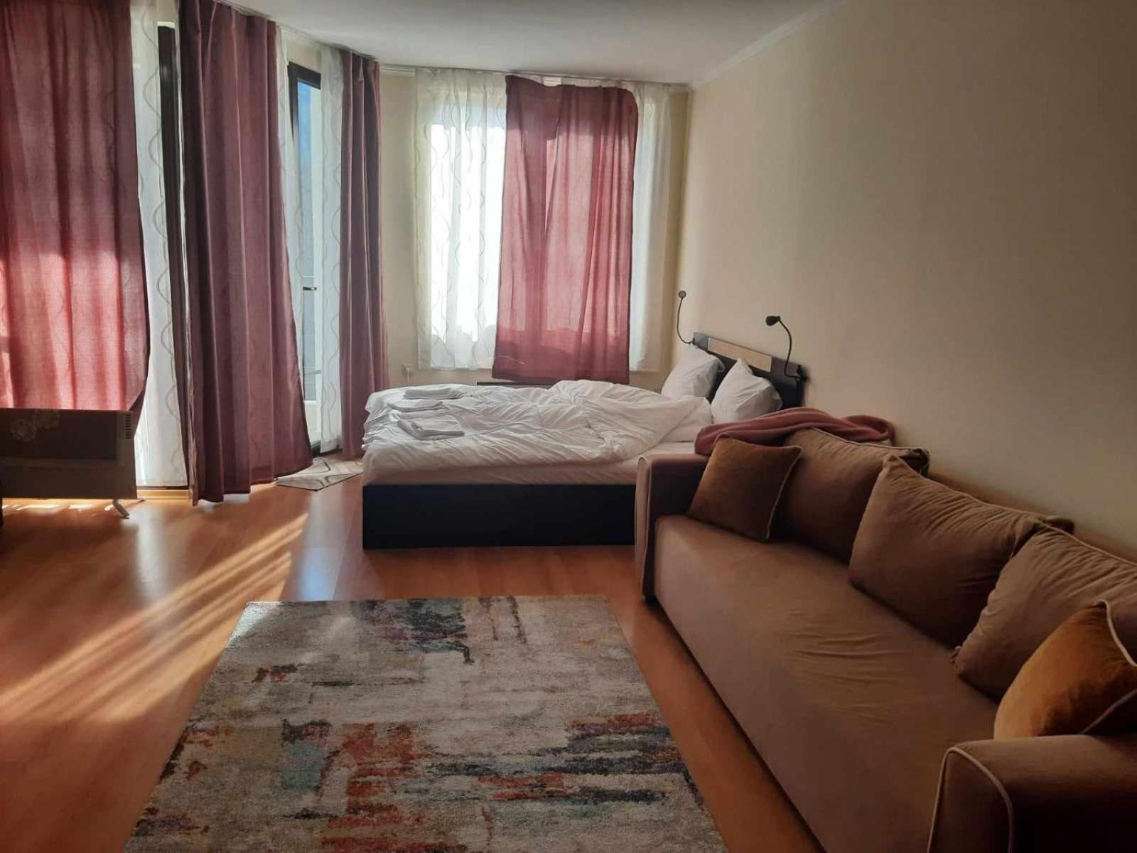 Тайната Квартира - The Secret Apartment ปอมโปโรโว ภายนอก รูปภาพ