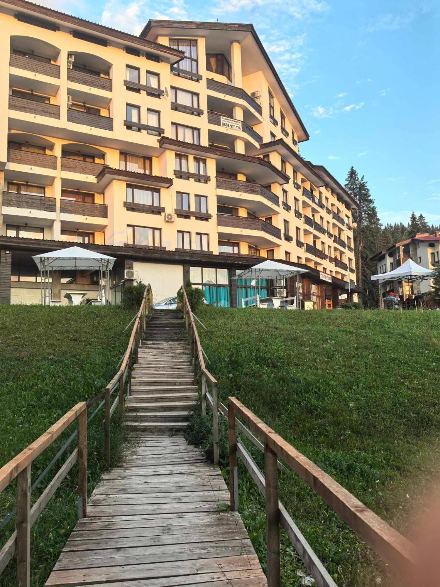Тайната Квартира - The Secret Apartment ปอมโปโรโว ภายนอก รูปภาพ